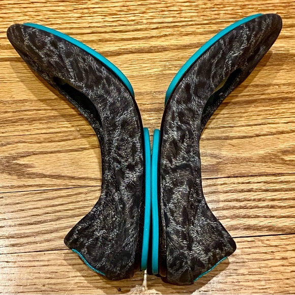 Black Leopard Limited Edition Tieks Size 12 New in Box - Picture 13 of 13